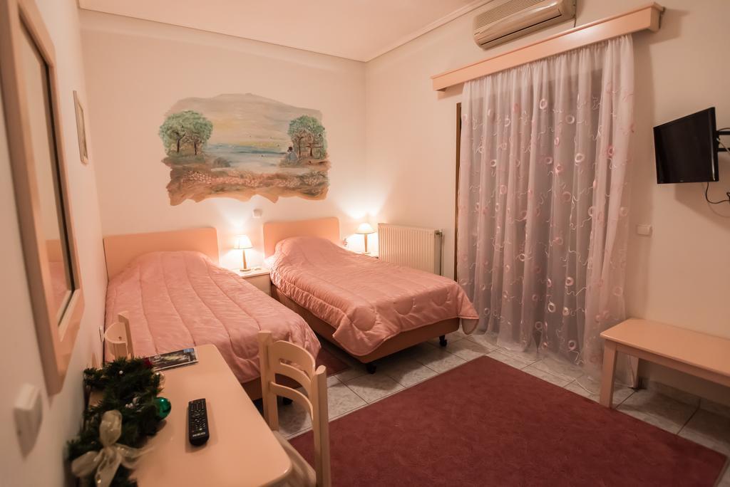 Hotel Artemis Karpenísion Pokój zdjęcie