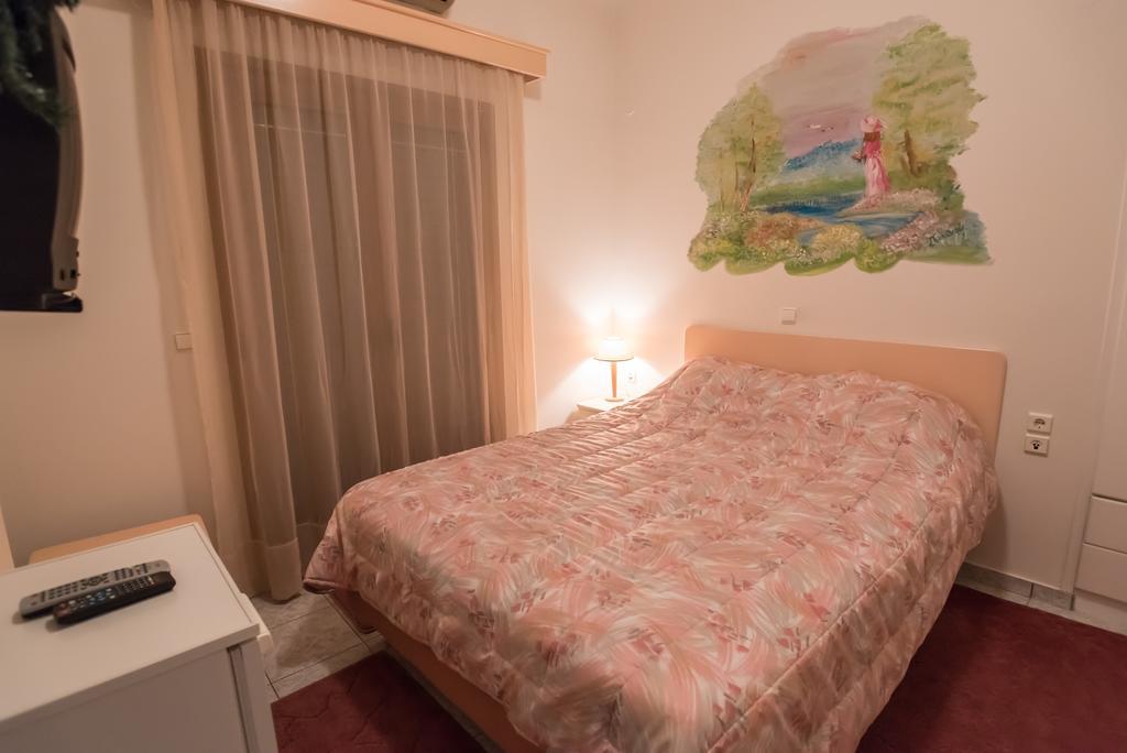 Hotel Artemis Karpenísion Pokój zdjęcie